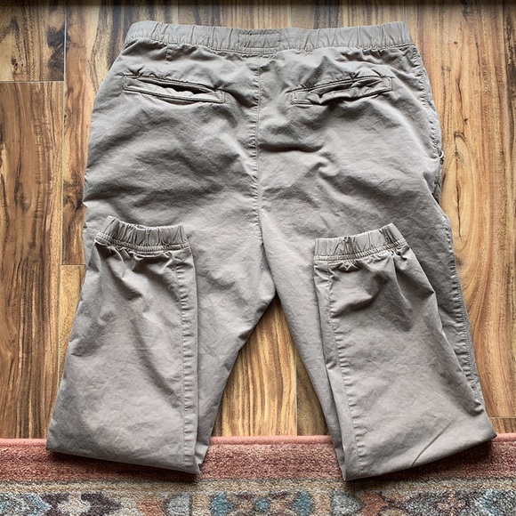 American Eagle khaki joggers | size Medium - Picture 6 of 7